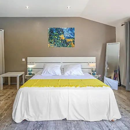 Holiday home Welness Berrias-et-Casteljau